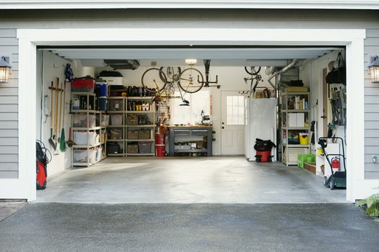 wnętrze garażu